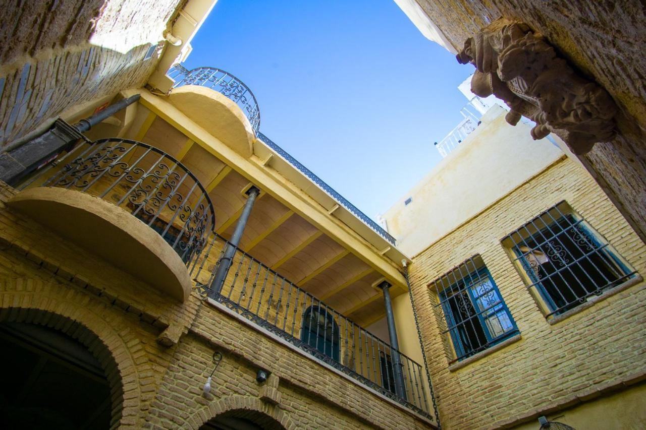 Apartamentos Sharis Jerez de la Frontera Exterior photo